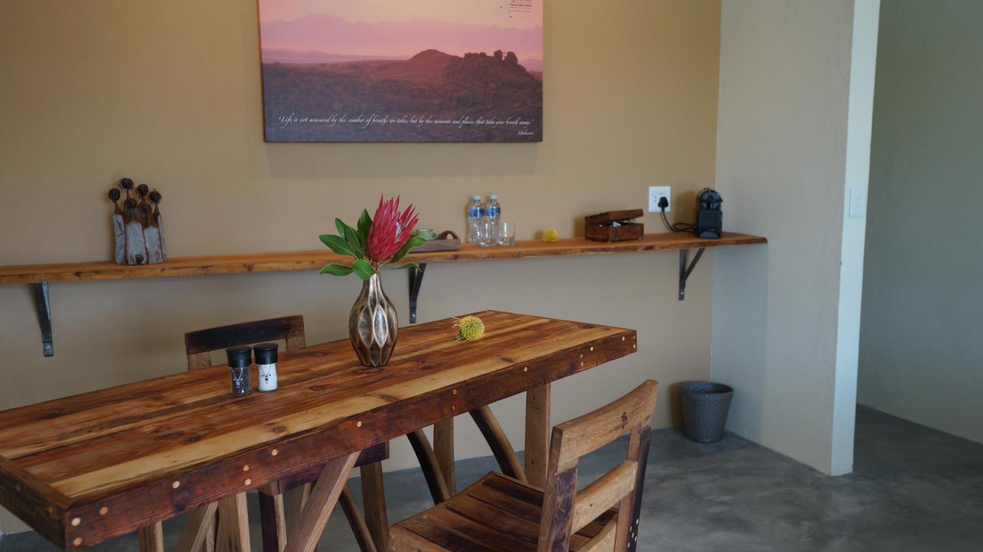 Stellar Overberg Travellers Lodge Napier Екстериор снимка