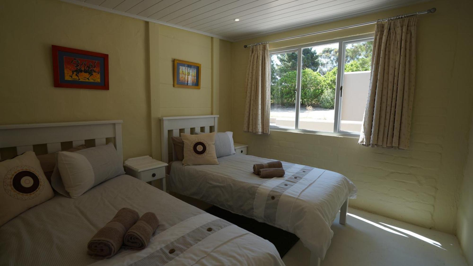 Stellar Overberg Travellers Lodge Napier Екстериор снимка