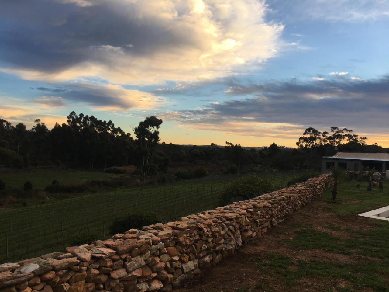 Stellar Overberg Travellers Lodge Napier Екстериор снимка